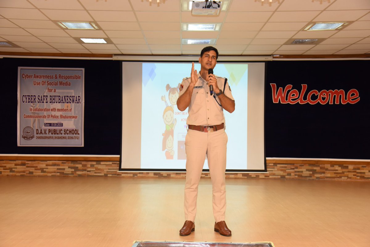 cpbbsrctc's tweet photo. #LetsBeCyberSafe #CyberCrimeAwarenessProgramme #DAV-Chandrasekharpur
@cpbbsrctc held an insightful and awareness session on Cyber Crime & Safe use of Social Media at DAV Public School, CS Pur under CS Pur PS. Around 200 students along with Faculties attended the programme. https://t.co/IsFG9JMuIe