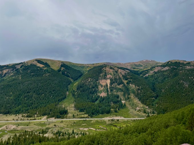 Some photos from Colorado ⛰️ https://t.co/Iyc69Y3KSx