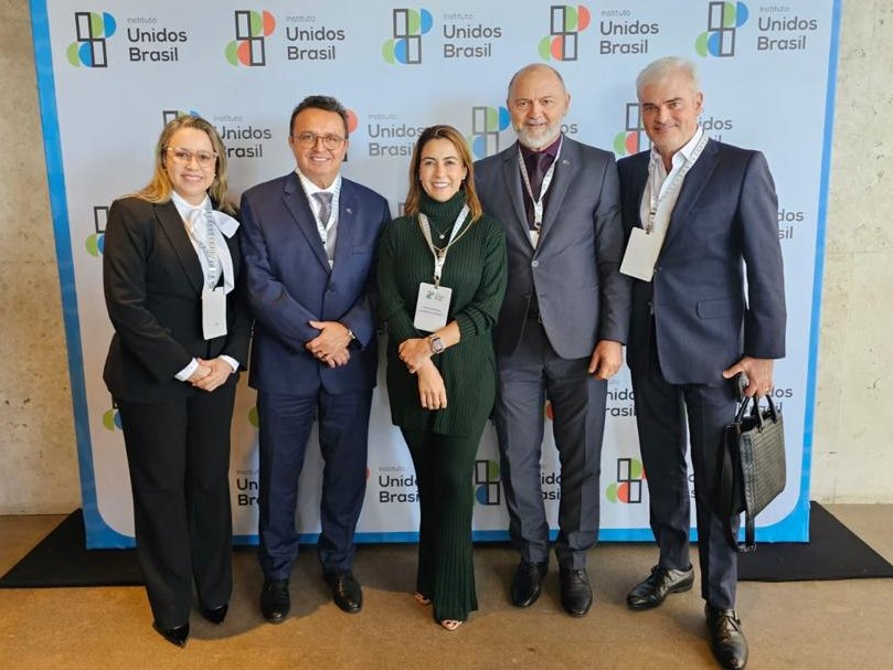 FebracOficial's tweet photo. Febrac apoia PEC do Emprego proposta pela senadora Soraya Thronicke. Leia em: https://t.co/e4bzlS51Sb https://t.co/CxnT9MrKLI