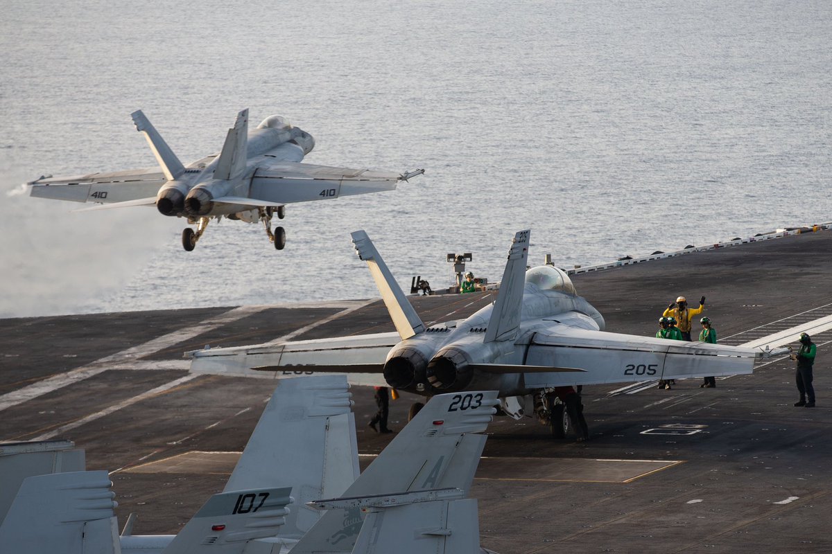 CVN78_GRFord's tweet photo. It’s a good day to fly 🛫

📸
1️⃣3️⃣ MCSA Marcus Lewis
2️⃣4️⃣ MC2 Nolan Pennington

#IntegrityAtTheHelm #CVN78 #navy #deployment https://t.co/Sx8k10OoPJ
