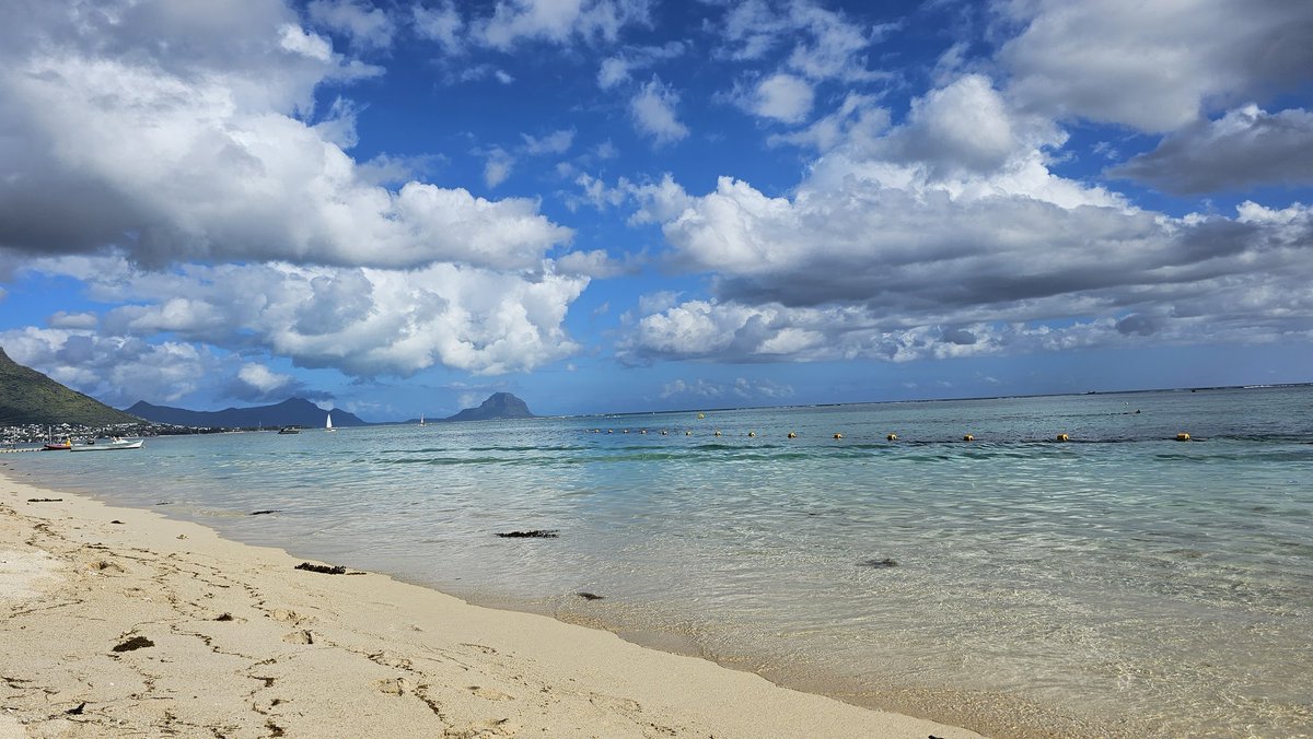 #Mauritius #beach #flicenflac #NaturePhotograhpy #ThePhotoHour