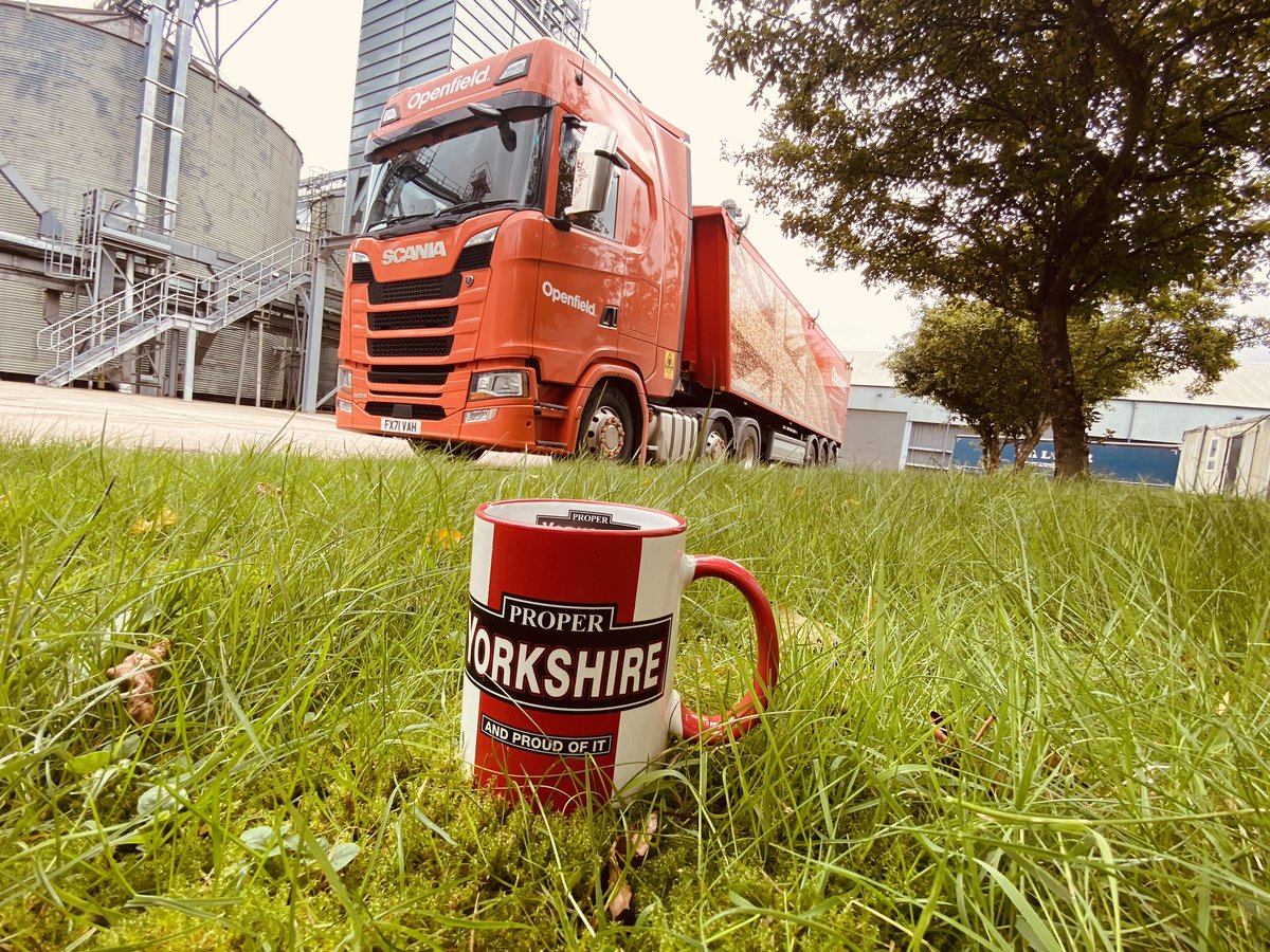 Frank00443231's tweet photo. OpenfieldTM nowt better than a brew#happyyorkshireday #yorkshiretea https://t.co/c07eQEWjgm