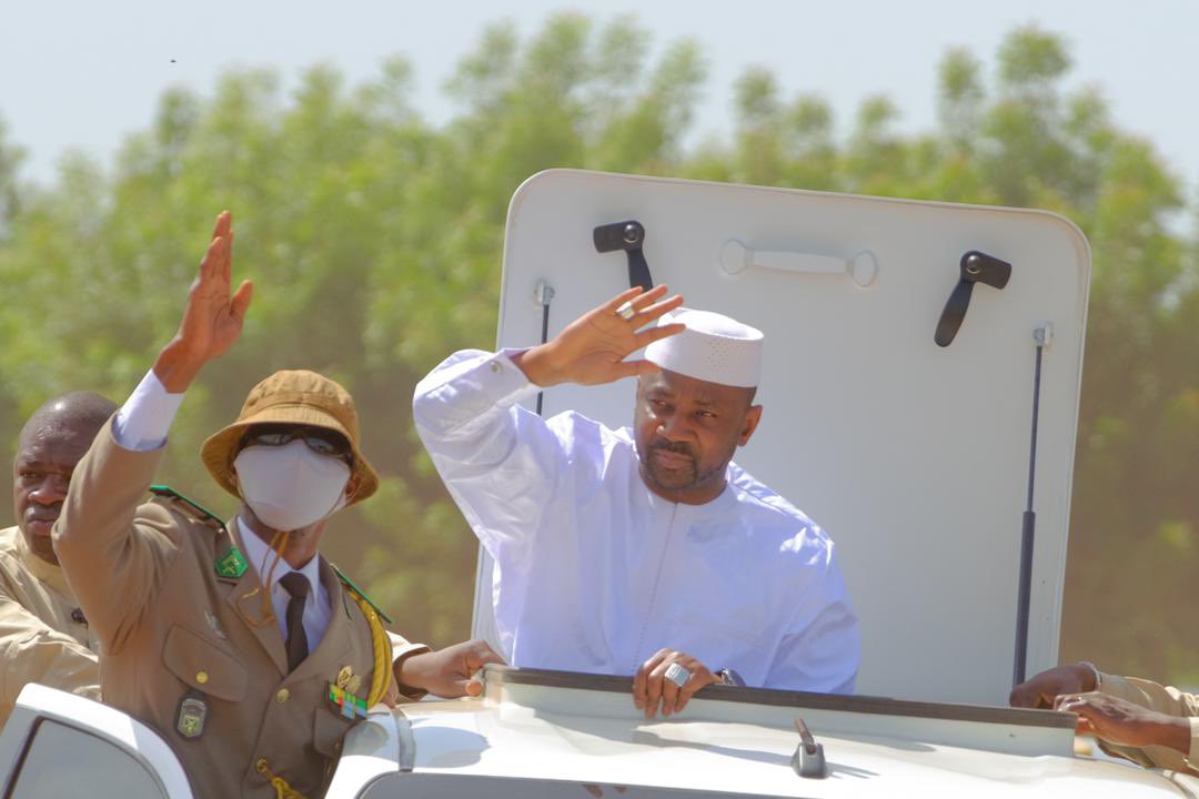 PresidenceMali's tweet photo. Le Président de la Transition, Son Excellence le Col @GoitaAssimi est arrivé à Bamako, ce mardi, en provenance de la Fédération de Russie, après avoir pris part, sur invitation du Président Vladimir Poutine, au Sommet Russie-Afrique qui s'est tenue du 27 au 30 juillet 2023. https://t.co/2zYPmzJeNJ