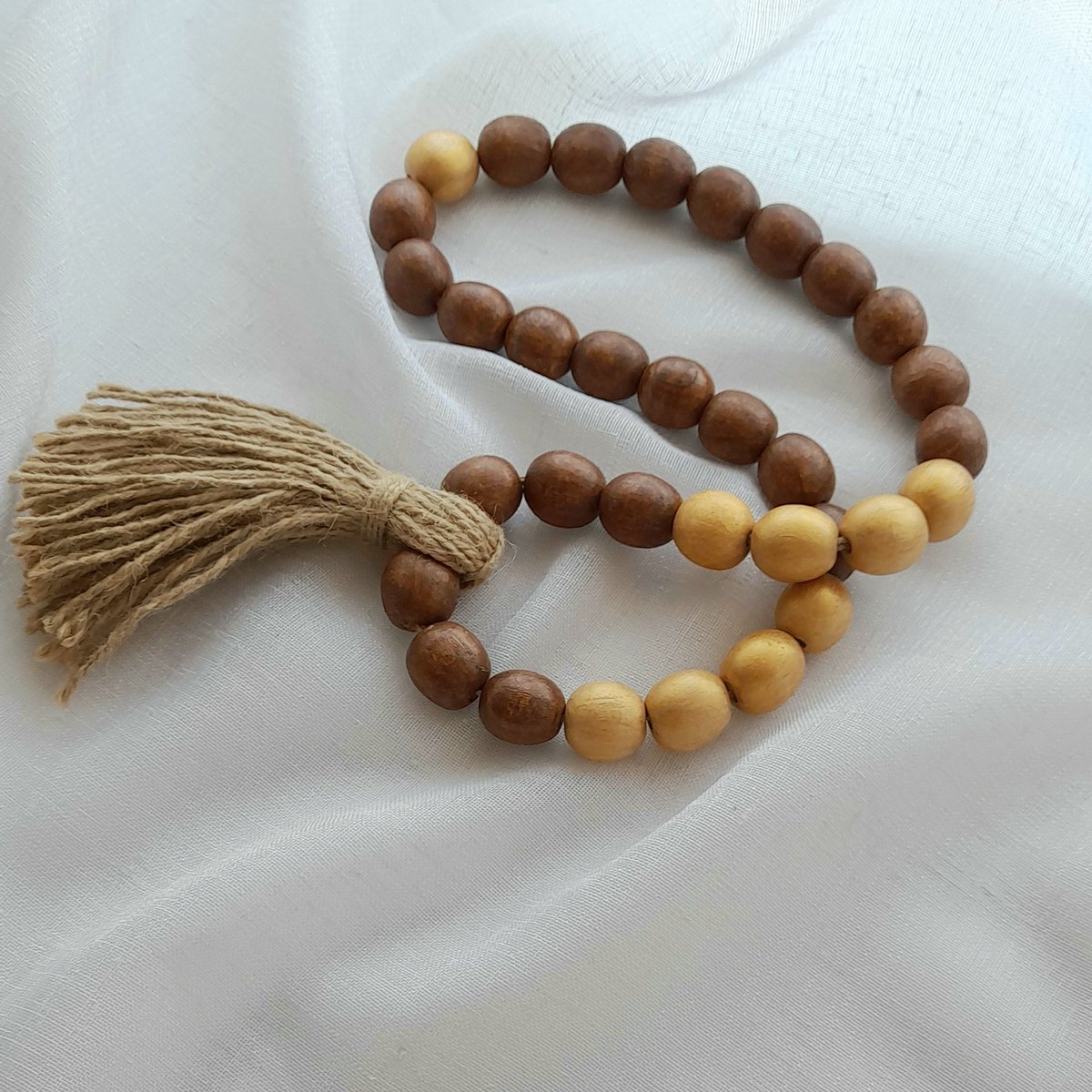 🌿✨ The wooden garland is the perfect decor item📿🏡🏠
labyswitzerland.etsy.com
#etsystore #homedecor #interiordesign #homedesign #garland #woodenbeads