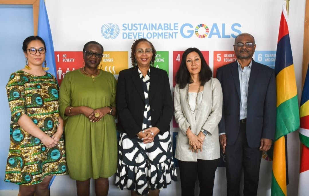 What is the path that ends AIDS? Today @UNDPMauritius joined a conversation led by Resident Coordinator @Simrique and Regional Director @UNAIDS #Africa @anneshongwe to find out more: unaids.org