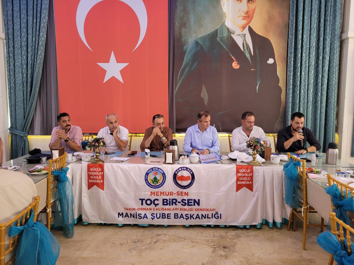 TocBirSenManisa's tweet photo. Sendikamızın tüm yönetim organları ve iş yeri temsilcilerinin katılımı ile yaptığımız İl Divan Toplantısında  7.DönemToplu Sözleşme Süreci, gündeme dair konular ve kurumlarımızda çalışan üyelerimizin talep ve beklentileri görüşüldü. https://t.co/XvEYSwQ3k5