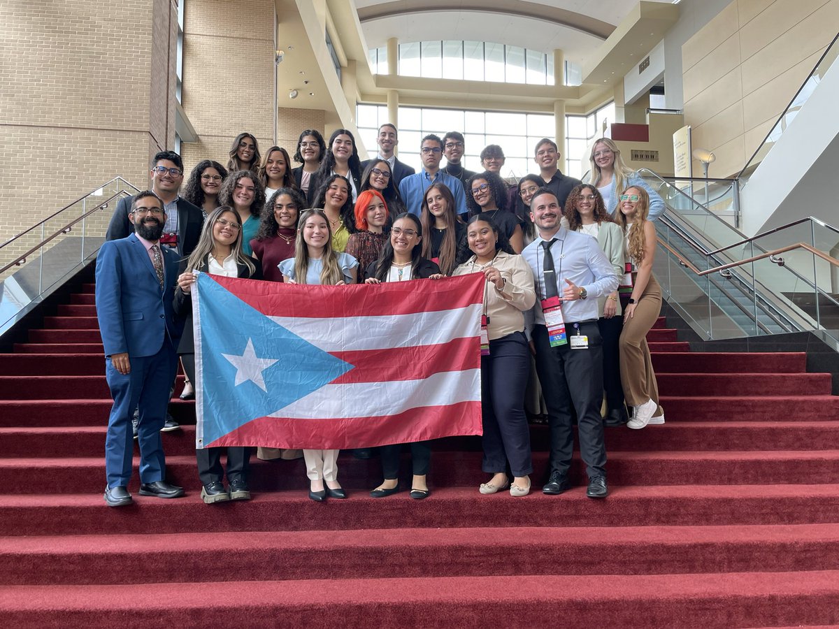 FSRimmuno's tweet photo. We are here and we will make noise! It is such a pleasure as a Boricua🇵🇷 to meet such amazing young scientists and human beings making us all proud and going for the absolute gold! We are here and we are here to stay! 🔥🇵🇷#ProductoUPR #SpanishScienceIsScience @LeadershipAllia https://t.co/7Z0L3BUzd8