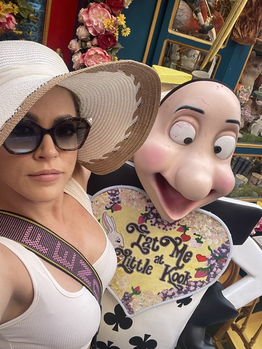 Last day in Greece went to a cafe called, Little kook, which is like Alice in Wonderland on steroids<a href="/tag/nationalpizzaday"class="tags"><span>#nationalpizzaday</span></a><a href="/tag/pizzaday"class="tags"><span>#pizzaday</span></a>