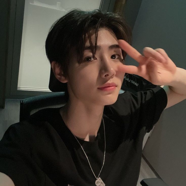 ☆ hi, i'm yuno. i am looking for interactive moots.

ⓘ  he/him | '07 🎧
ⓘ  infj • aries 
ⓘ  new to #stantwt and #kpoptwt
ⓘ  engene, fearnot, midzy, and carat but any fandom is fine and accepted.

♡ / ↻ to be moots + to spread.