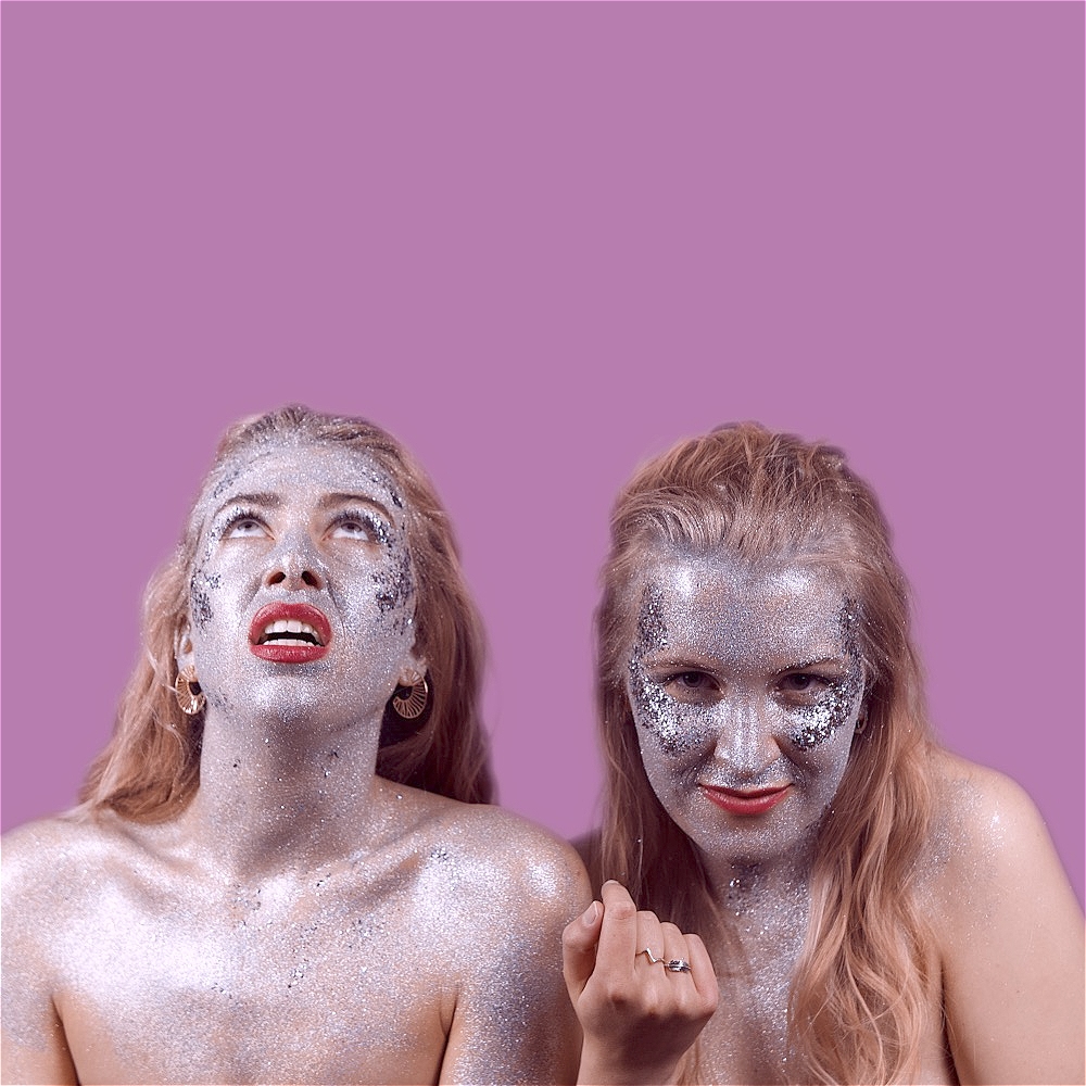 SplitTheatre's tweet photo. #WhatWeWantToSee

@madeyoulookprod's #AllThatGlitters is at @RosieBTheatre this week for @CamdenFringe 

A love letter to female friendship... at a burlesque bar. A comedy drama which explores body confidence, workplace hierarchies and queer relationships

https://t.co/sdmILyUVKT https://t.co/FhvG0WUHR3