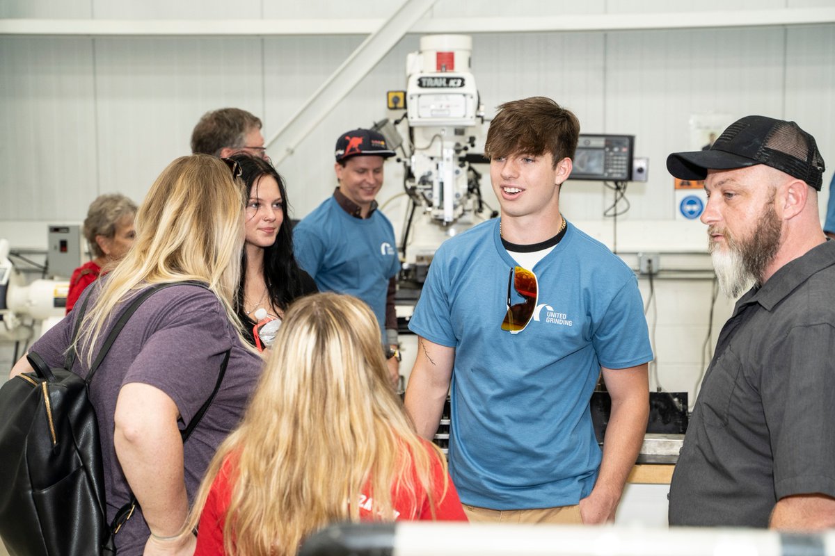 Last week, we had the honor of officially welcoming UNITED GRINDING North America's first-ever class of Apprentices. 

If you're interested in learning more about our Apprenticeship program, visit us at grinding.com/apprenticeship

#unitedgrinding #apprenticeship #nextgen