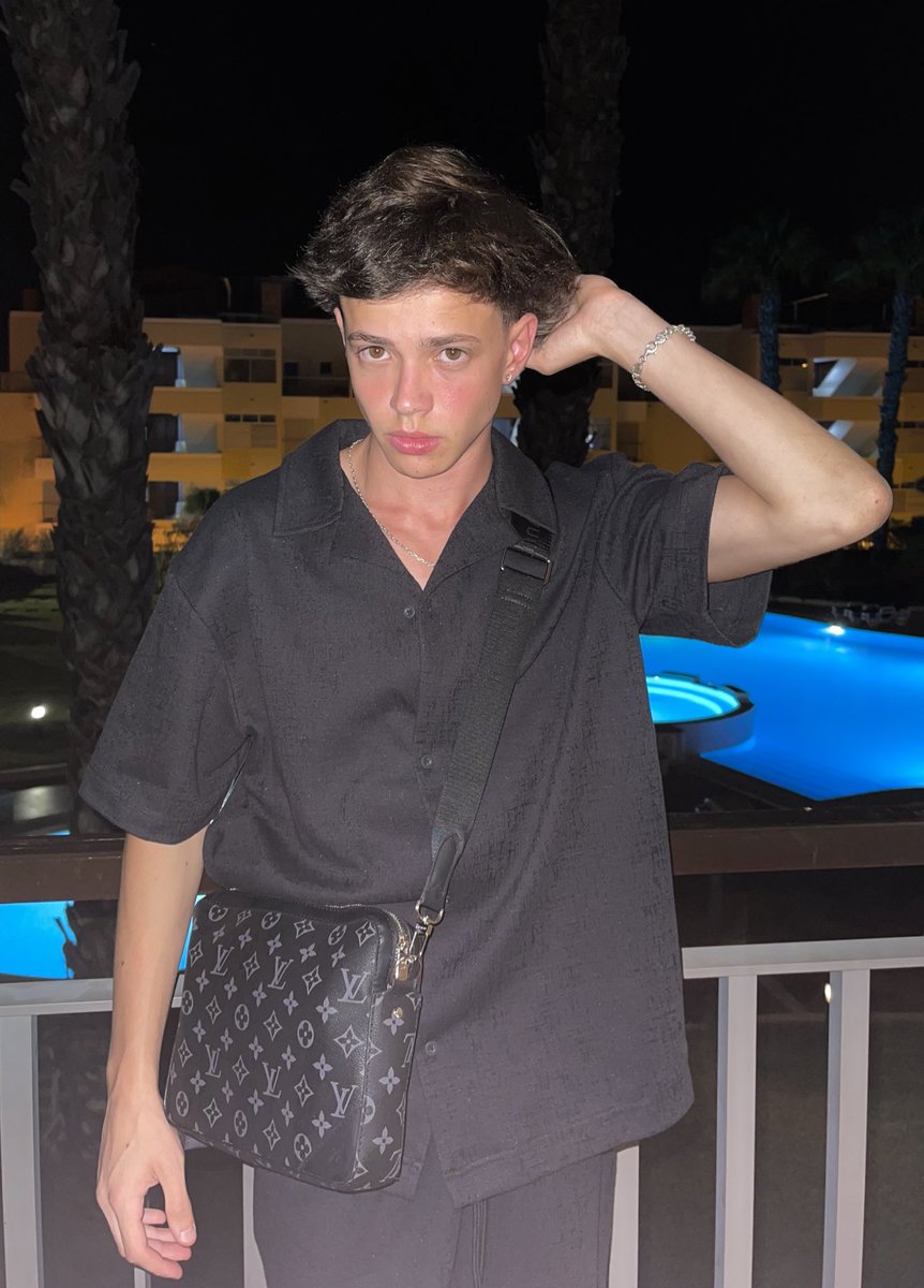 marbleytt's tweet photo. All black https://t.co/Q4h9s2S0ju
