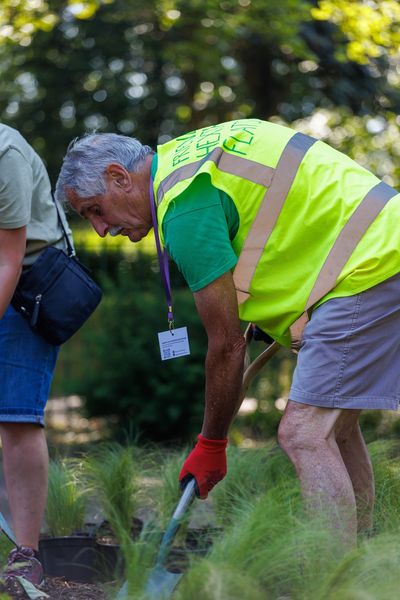 💚Jenny: “The work we do volunteering in the park, is a good social activity as you're with other people and you can chat to them as you're doing it, it's just physically and mentally stimulating.”