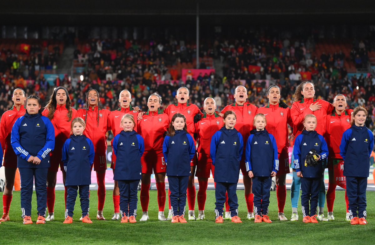 selecaoportugal's tweet photo. Para a História 🥺📚 https://t.co/pRnDYC7ZXk