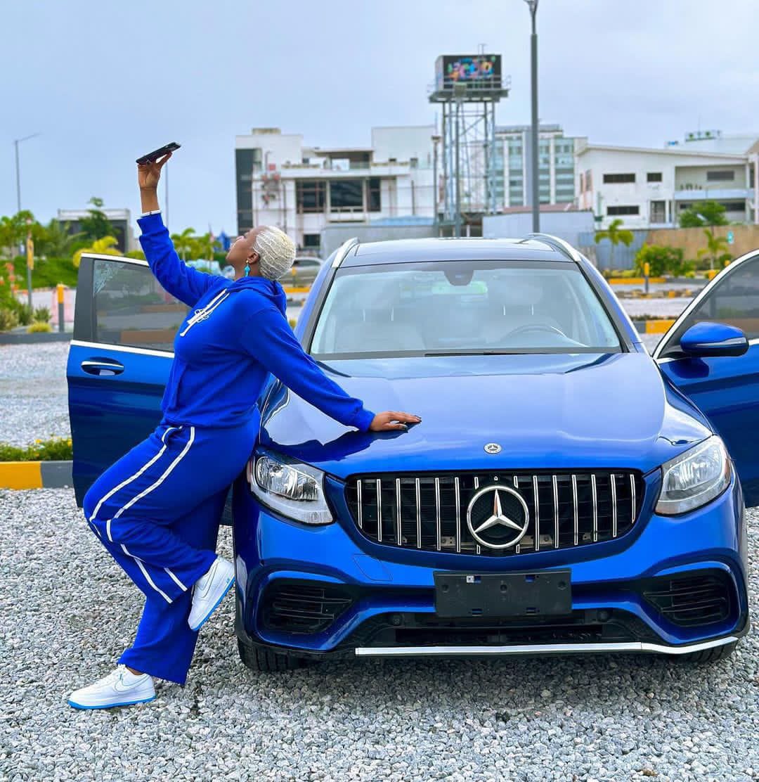 legitngnews's tweet photo. Give your dreams all you've got, and you'll be amazed at the energy that comes out of you!
The famous and hardworking Nigerian DJ Dimple has acquired a blue Mercedes Benz!
Congratulations to her👏👏
📸: @djdimplenipple (Instagram)
#legitng #legitposts #djdimplenipple #tiesdayblessings