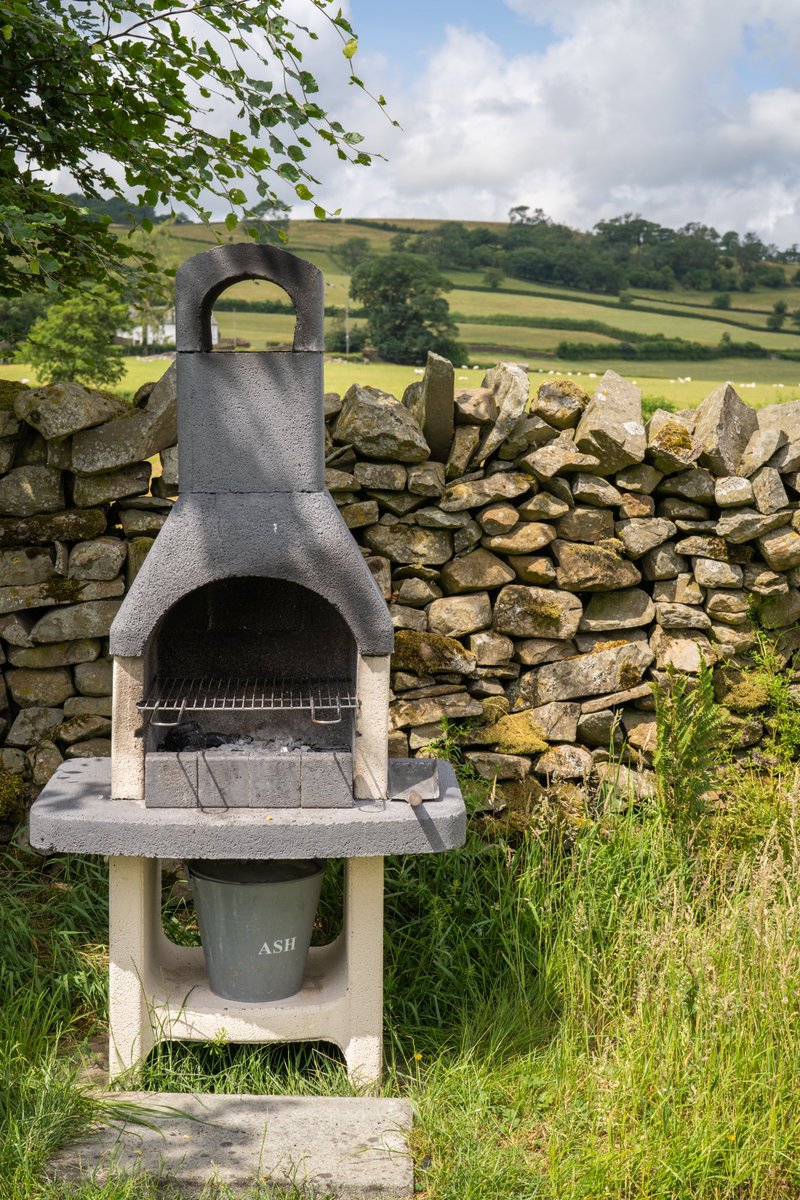 CroftFootPods's tweet photo. ☀️August is here - let’s hope it brings back the good weather with it! #glamping #cumbria #summer #pods #holiday #farmstay #staycation https://t.co/P8I0zNrUeJ