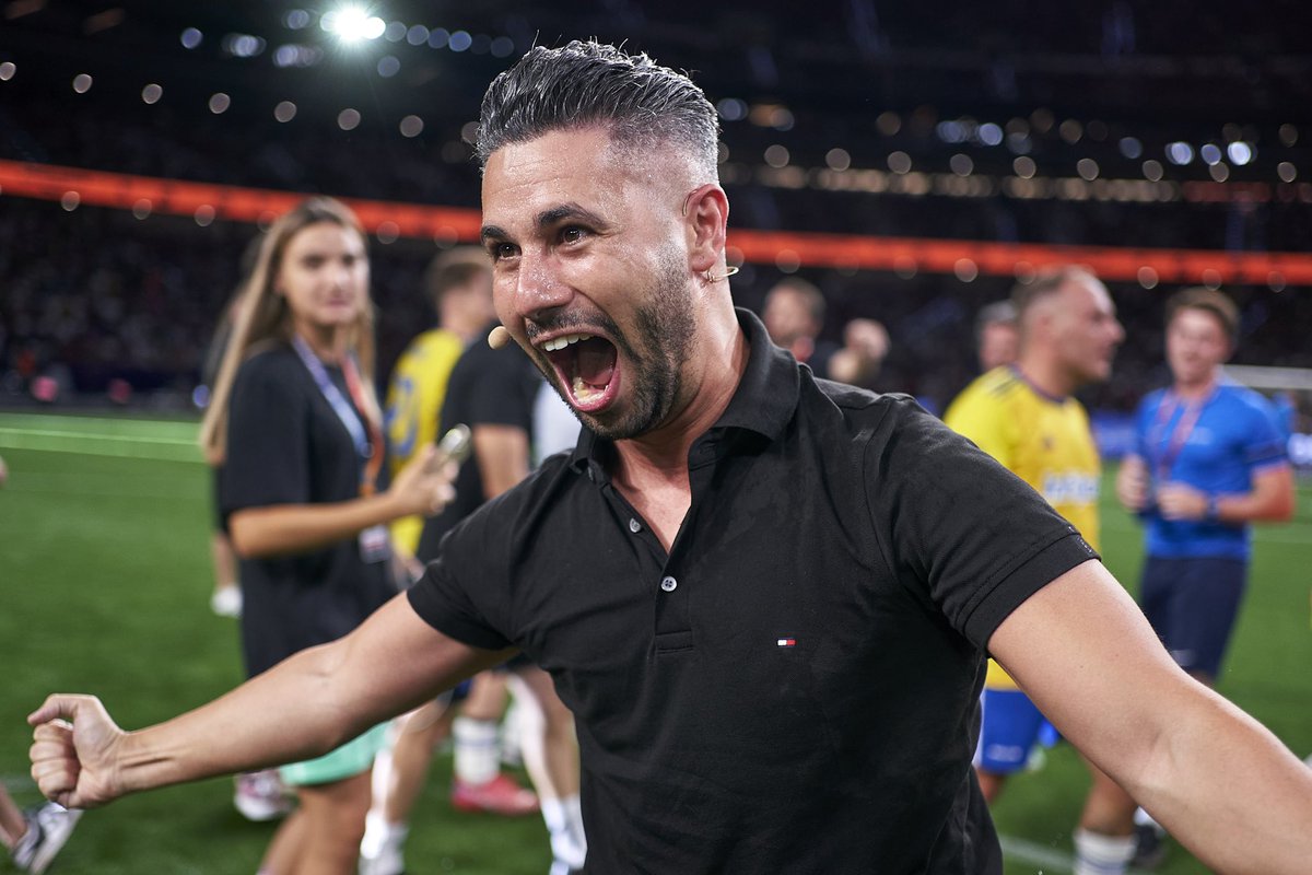 El 𝐂𝐀𝐏𝐈𝐓𝐀́𝐍 de este barco. Nada hubiese sido posible sin él.

Don Victor González. Y quiere mucho más.