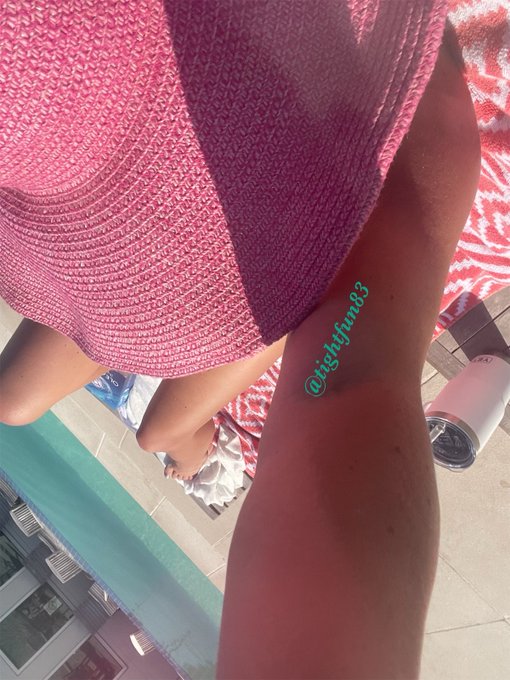 Guess what I&rsquo;m wearing? The best is you know where 😘 https://t.co/e6PIxZYV0P