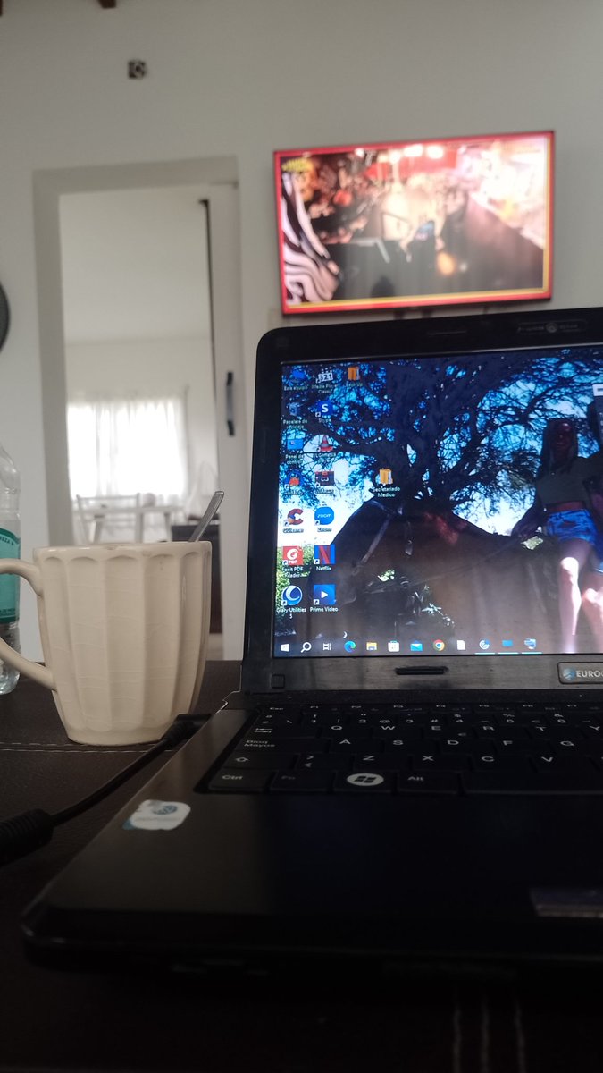 Priiscila87's tweet photo. #nadiedicenada Buen día Loquitos!! Gracias por la compañía mientras hago home office ! Pronto se me termina,que triste ! Los voy a extrañar !! https://t.co/TwQtN4OdhO