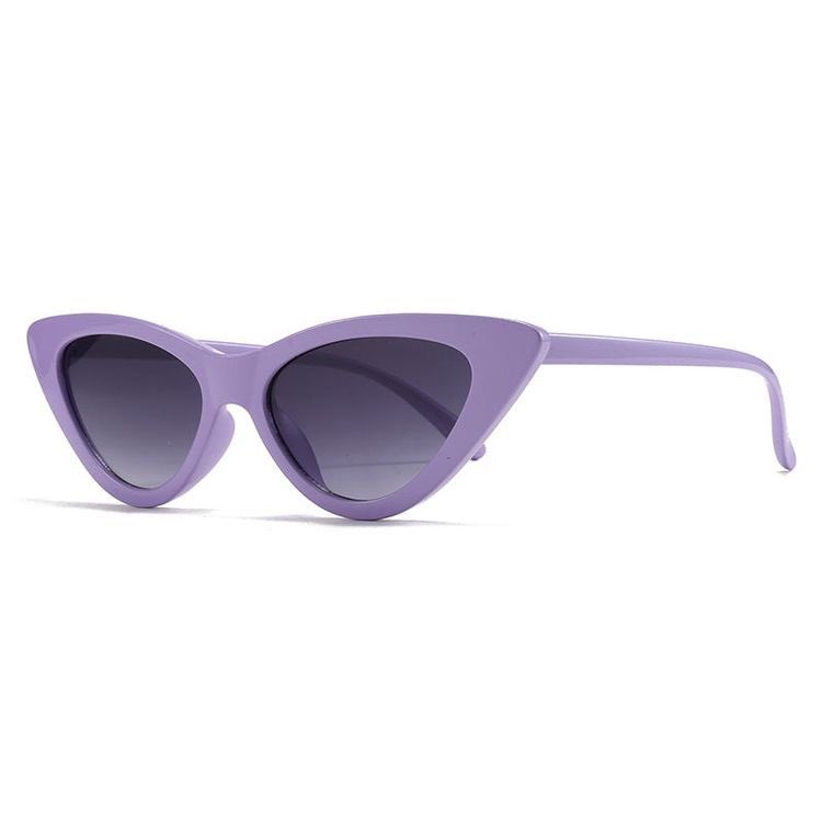 ButterflyWDogs's tweet image. Not sure I like the shoes but I would wear it