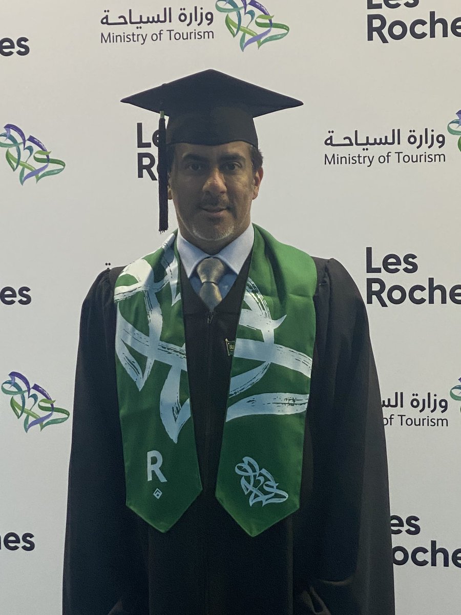 s_alhussan's tweet photo. بفضل من الله وكرمة تم تخرجي وحصولي على درجة الماجستير في ادارة الفنادق الدولية من جامعة لاروش في اسبانيا 🇪🇸 اللهم اجعلها عون لي في ديني ودنياي 🌹 https://t.co/TDaclU9AO7