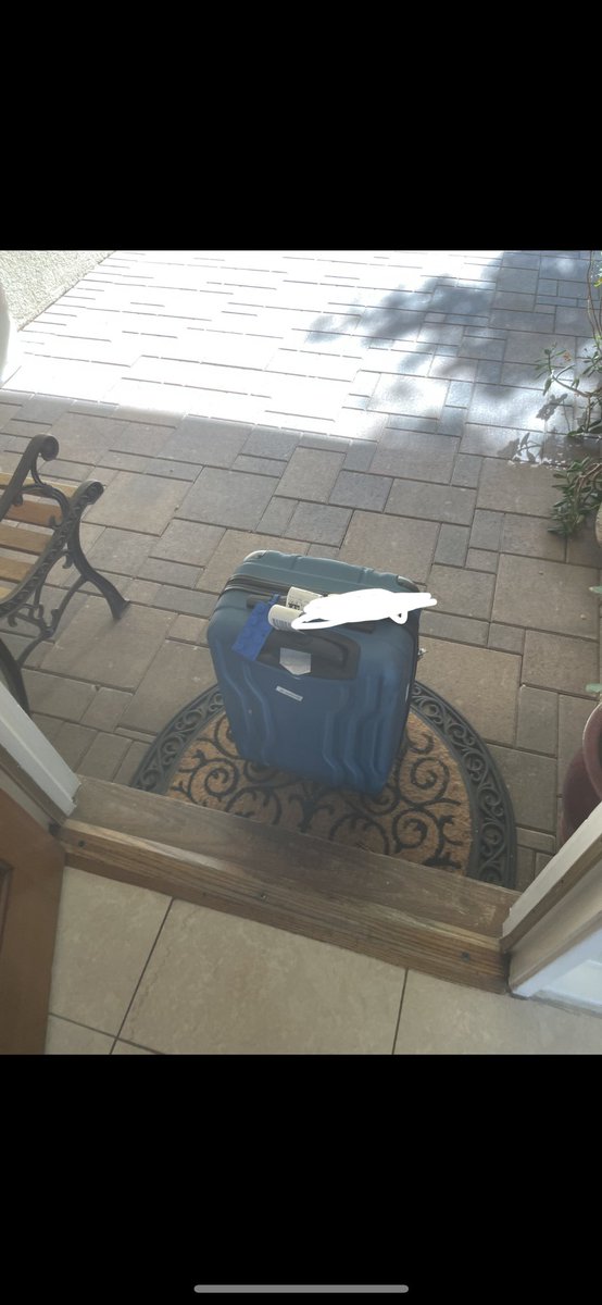 sarahkurd's tweet photo. @united I’ve been reunited with my bag and my Italian souvenirs:) https://t.co/yWNrhA5ghw