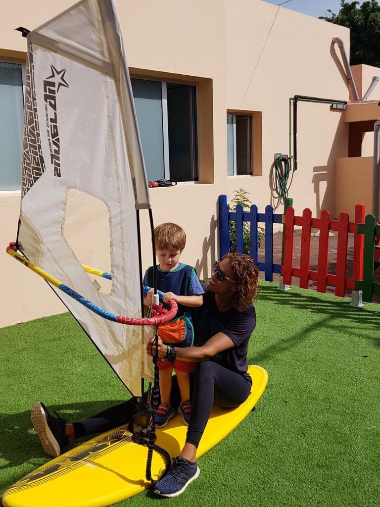 🇪🇸 Los últimos días Daida ha enseñando el deporte a los más pequeños de nuestro municipio. Un total de 225 niños de entre 1 y 3 años han podido compartir un ratito muy especial y aprender en las guarderías de Santa Lucía que existe un deporte llamado #windsurf. #GranCanaria
