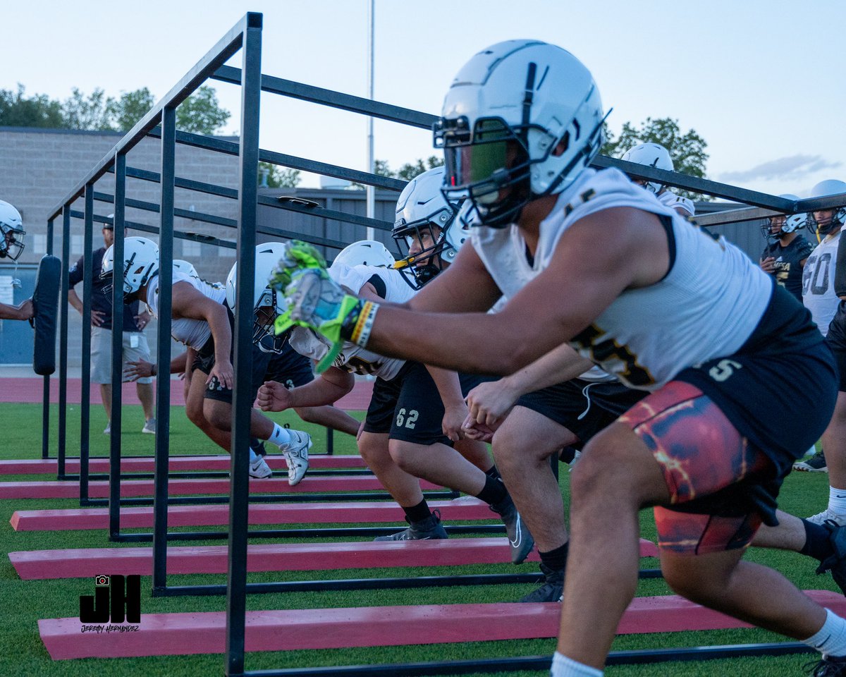 j_h3rnand3z's tweet photo. Golden Tornado football day 1 recap. Gearing up for day 2, today. https://t.co/vcLRZohMG6
