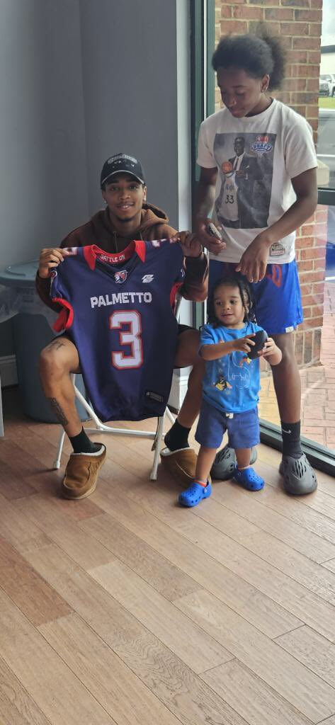 flightsiete's tweet photo. New beginnings tres🌎 #Ripdad #LL43💙🕊 #LLSwaz💚🕊 #FREEBAND🦅 @PalmettoPrepMM @CoachWesDorton @natedorton @PrepRedzoneNY https://t.co/V2pNaoQ881