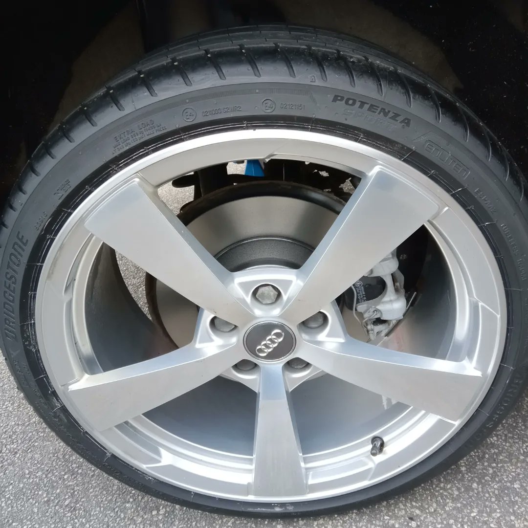 BrianMidlands's tweet photo. Audi TT 2019 rear pads and discs replacement https://t.co/LHgJaAZG9H