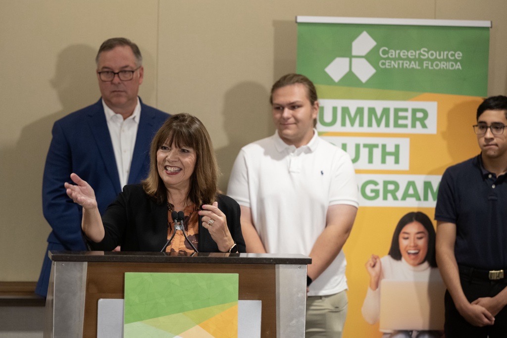 CareerSourceCF's tweet photo. Today, alongside @CareerSourceFL, we celebrated the success of the 2023 Summer Youth Programs offered statewide. Nearly 7,000 young adults spent their summer exploring future careers and gaining valuable work experience.
Thank you to all our #SummerYouthProgram partners! https://t.co/0l7dcGk4zd