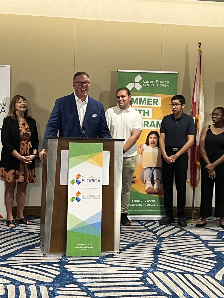 CareerSourceCF's tweet photo. Today, alongside @CareerSourceFL, we celebrated the success of the 2023 Summer Youth Programs offered statewide. Nearly 7,000 young adults spent their summer exploring future careers and gaining valuable work experience.
Thank you to all our #SummerYouthProgram partners! https://t.co/0l7dcGk4zd
