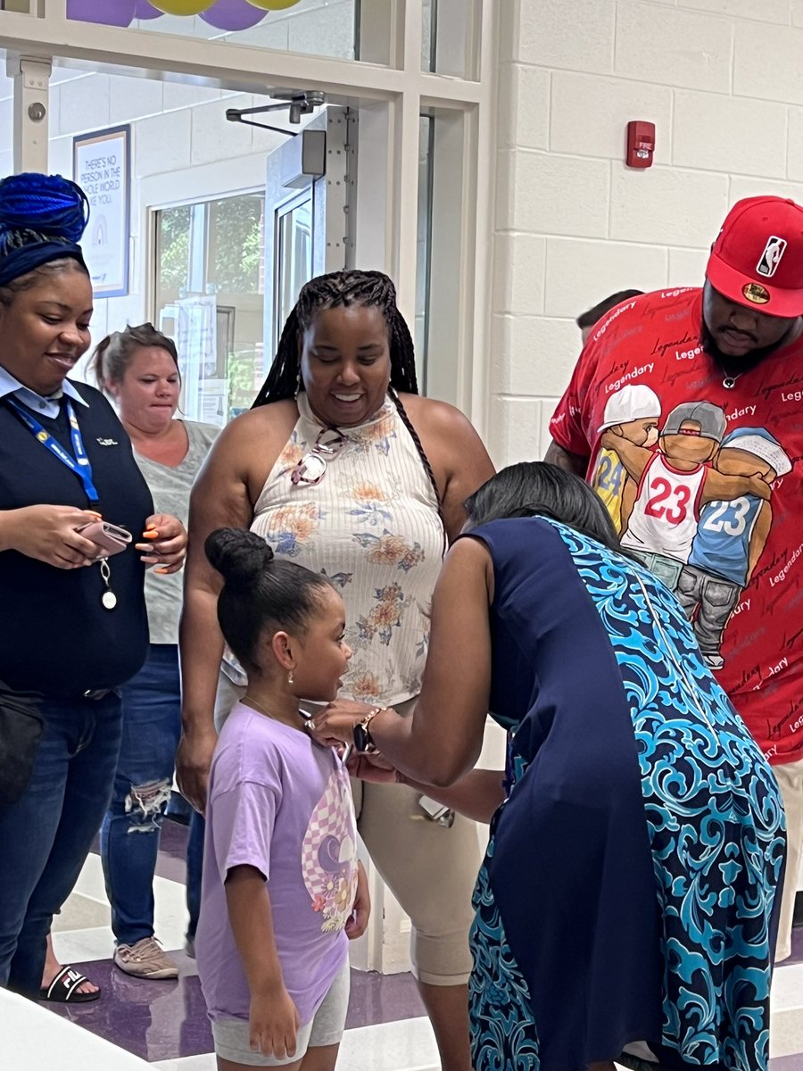 sweatt_victoria's tweet photo. We are so excited to welcome and “pin” our Kindergartners! We are Proud Hornets! 🐝💜💛 @st_johane @HES_HCS @HenryCountyBOE https://t.co/eq9JIC33yG
