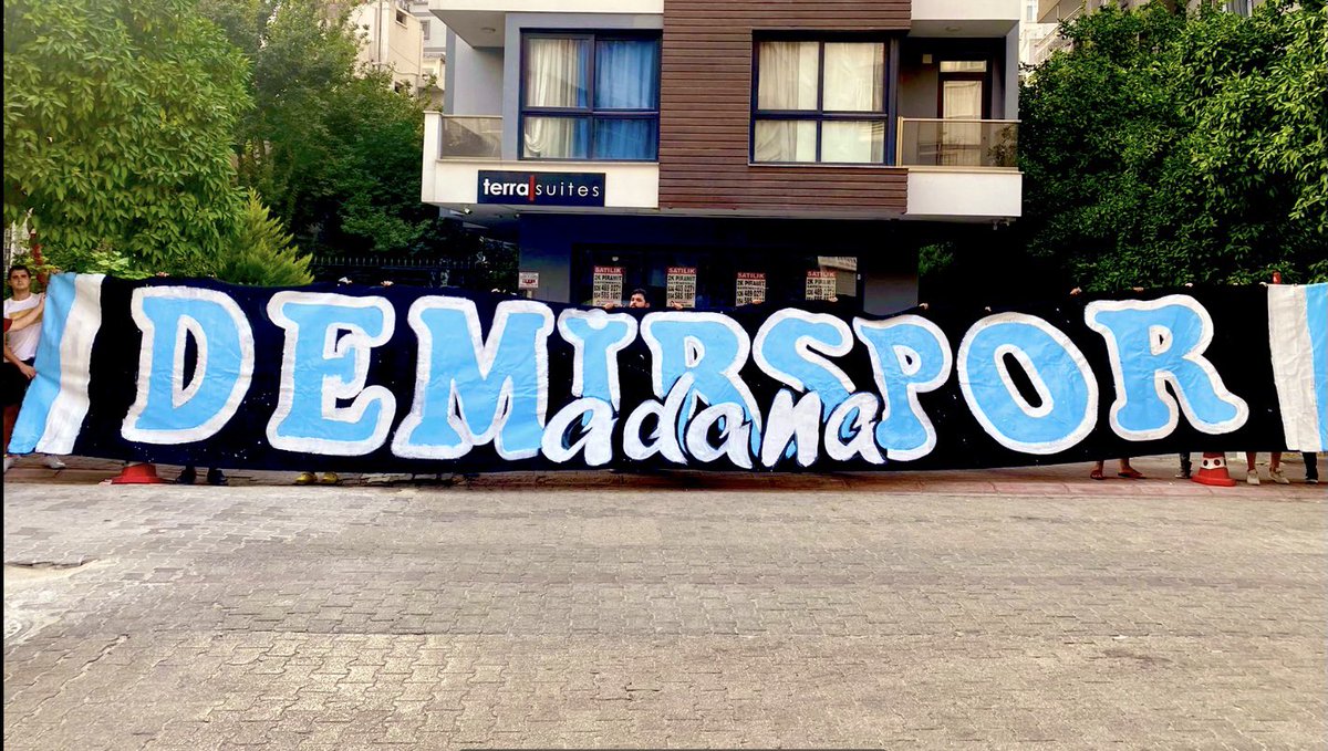 Kulüplerin varoluş amacı taraftarıdır.Taraftarın ve kulübün bazı değerleri vardır bunlar çinenemez! Kulüp tarihindeki çoğu ilki yaşadık ama bu ilk bu camianın değerlerini çiğnedi. Biz bunu kabul etmiyoruz,etmeyiz.
Bu takımın adı anıyla şanıyla Adana Demirspor’dur!