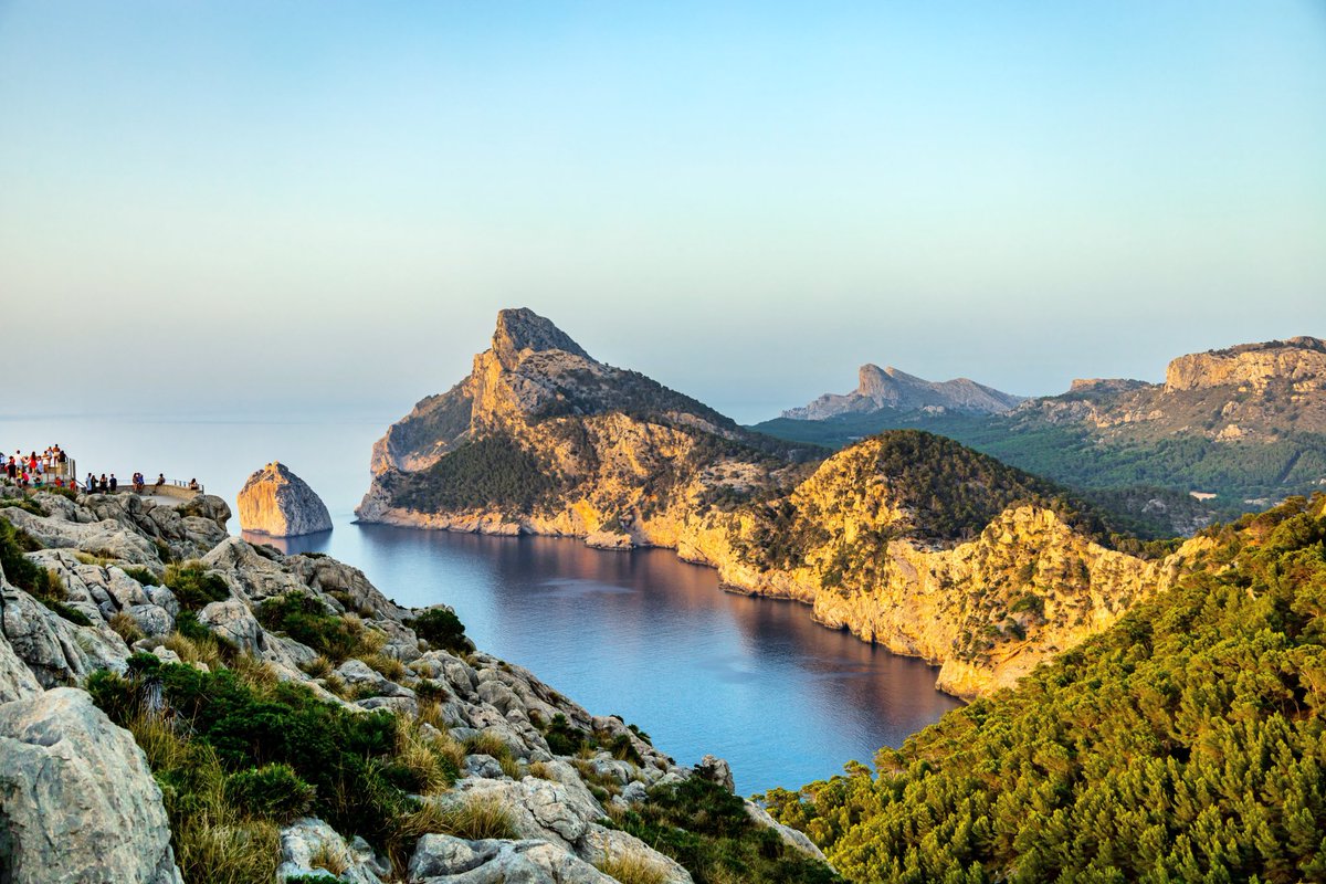 oliverhlavaty's tweet photo. 📍 Sunset Calling 🌅 • ¡Hola! #Mallorca - ¡Hola! #España 🇪🇸 … Willkommen auf den #Sonneninsel im #Mittelmeer! Wenn Mallorca, dann sollte man unbedingt mal in den Abendstunden am #CapdeFormentor vorbeischauen. 😍
.
#Spanien #Spain #Medditeraneansea #OliverHlavatyPhotographie https://t.co/JdMnqJdxnr
