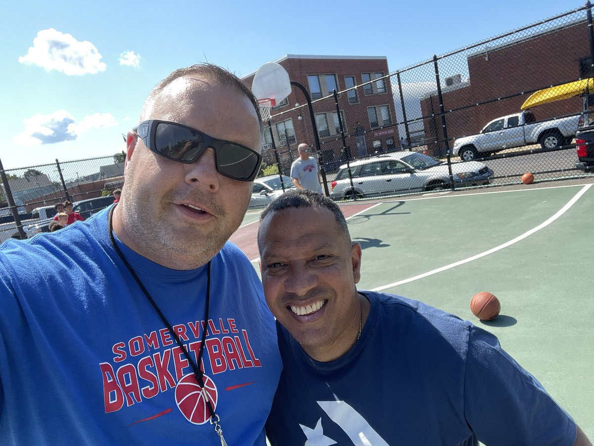 BillyP325's tweet image. One of my favorite weeks of the year. Back in Somerville working hoop camp with @SHSHoopsVille. Catching up with guys I  grew up playing with at the Y. 
#travieso
#jigga