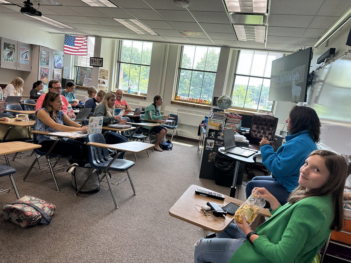 AlisonParr_'s tweet image. Afternoon sessions at #Technovation23 are keeping everyone engaged after a great lunch from Sweet Lou’s!