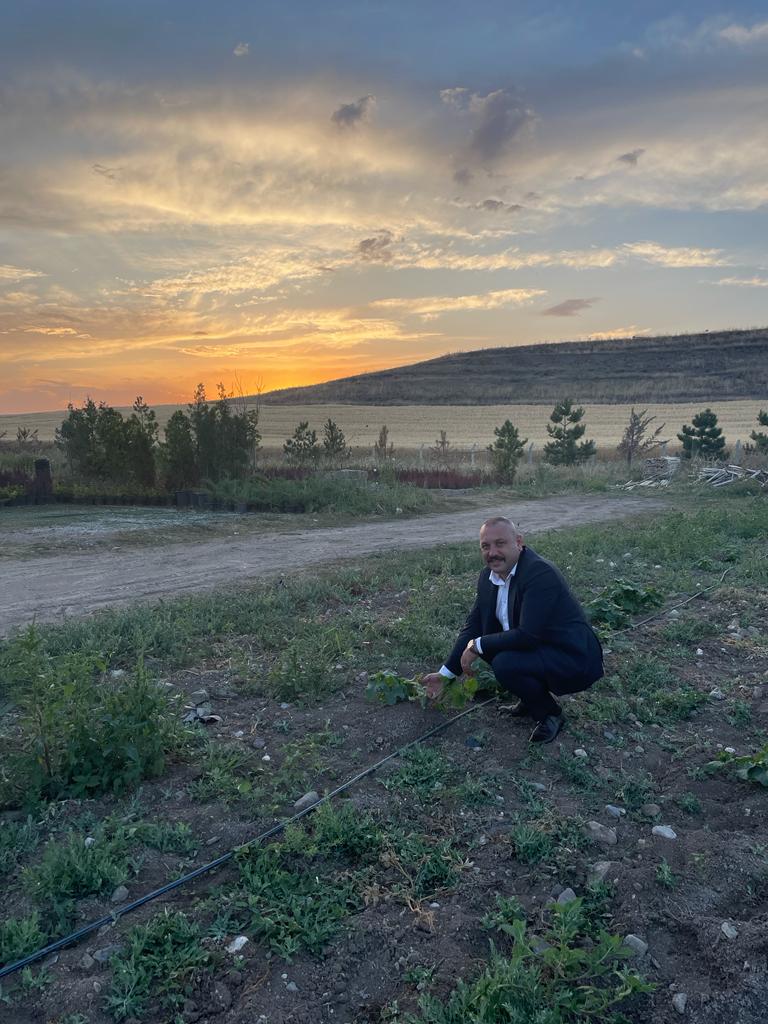 Abdullahyuksll's tweet photo. Ülkü Ocakları Ankara İl Başkanlığı olarak, Permakültür Ata Tohum Bahçemizi ziyaret ederek projemizin ikinci aşamasında ürünlerimizin gelişimini inceledik. https://t.co/l7Ora7YPdn