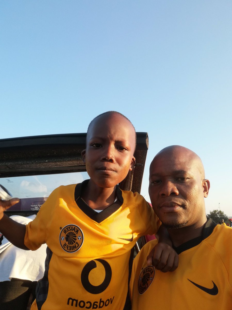 kabelomegalane's tweet photo. @VodacomSoccer @KaizerChiefs @Vodacom #ProudlyKC https://t.co/qn3xNw1ROW