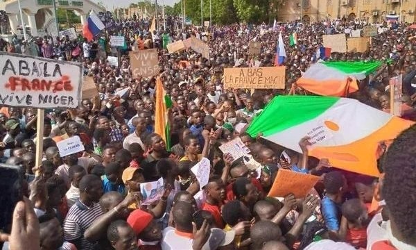 Why no to France
the main resources that #France exploited during its colonization of Niger: Uranium; Agricultural Products; Trade Routes; Strategic Position #No2France #Niger