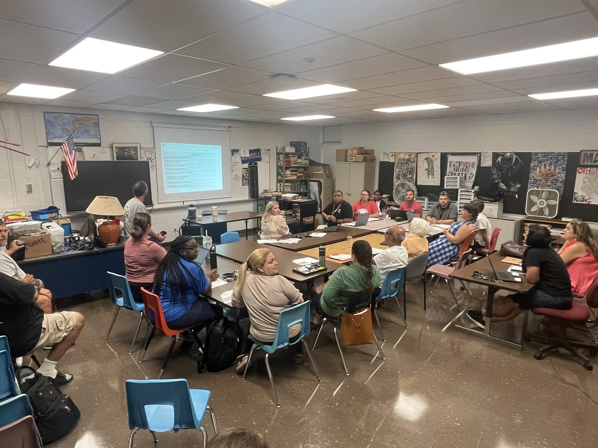 English department working in vertical alignment analyzing standards and learning targets, and giving peer feedback! Awesome work <a href="/mooremustangs/">THE Marion C. Moore</a> @CaitMcClure <a href="/amylynnjennings/">Amy Jennings</a> <a href="/kmyers215/">Katie Myers</a> <a href="/JCPSKY/">JCPS</a>