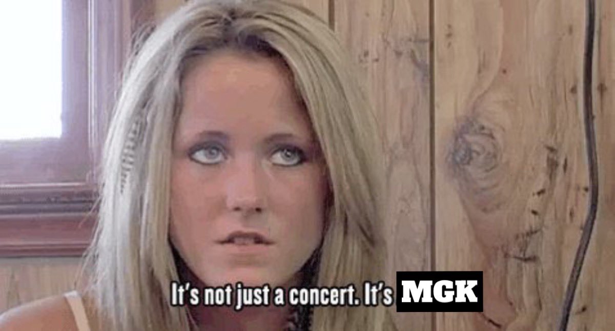 emmaXXmarie's tweet image. “you’re going to ANOTHER concert?”
me: