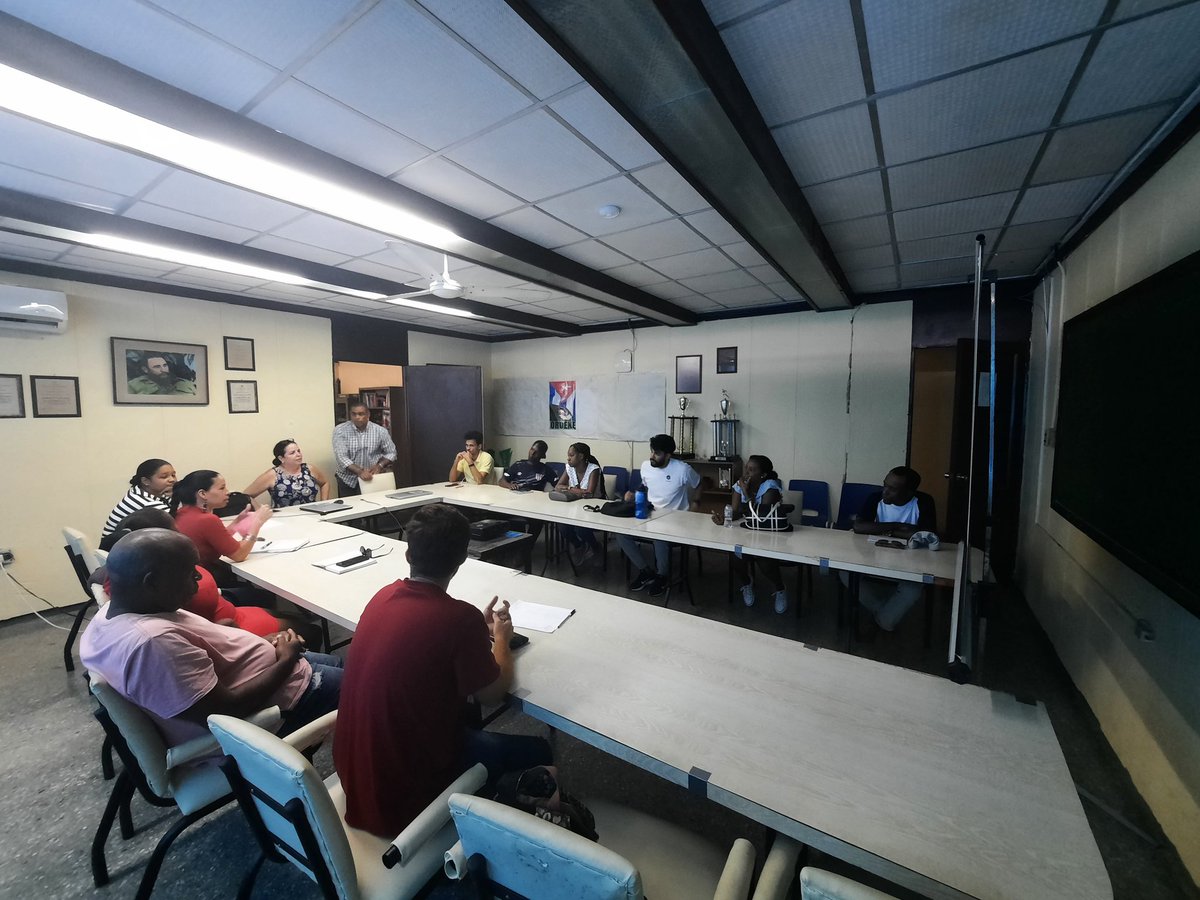 Dentro de las acciones en la Escuela de verano de la Cujae, se efectuó el curso "Economía Circular en el desarrollo local", con la participación de estudiantes y profesores de la Cujae y especialistas de la Empresa de Ingeniería del Reciclaje (ISDE). Aprendizaje, debate e interés