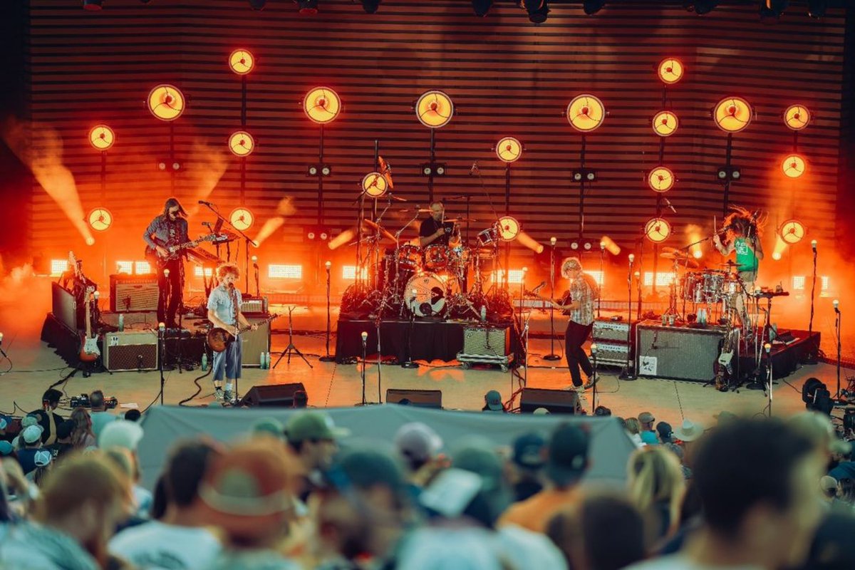 AEGworldwide's tweet photo. Summer serenades with #dispatch and #emelise at Dillon Amphitheatre 🌞⛰️

📷:  @AEGPresentsRM - Jeremy Elder / @olderelder1 - @dispatchmusic https://t.co/ElBHzxEhoL