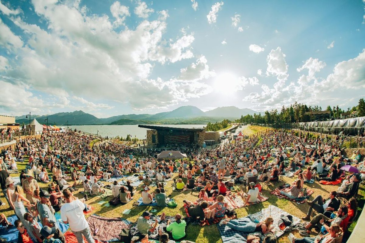 AEGworldwide's tweet photo. Summer serenades with #dispatch and #emelise at Dillon Amphitheatre 🌞⛰️

📷:  @AEGPresentsRM - Jeremy Elder / @olderelder1 - @dispatchmusic https://t.co/ElBHzxEhoL