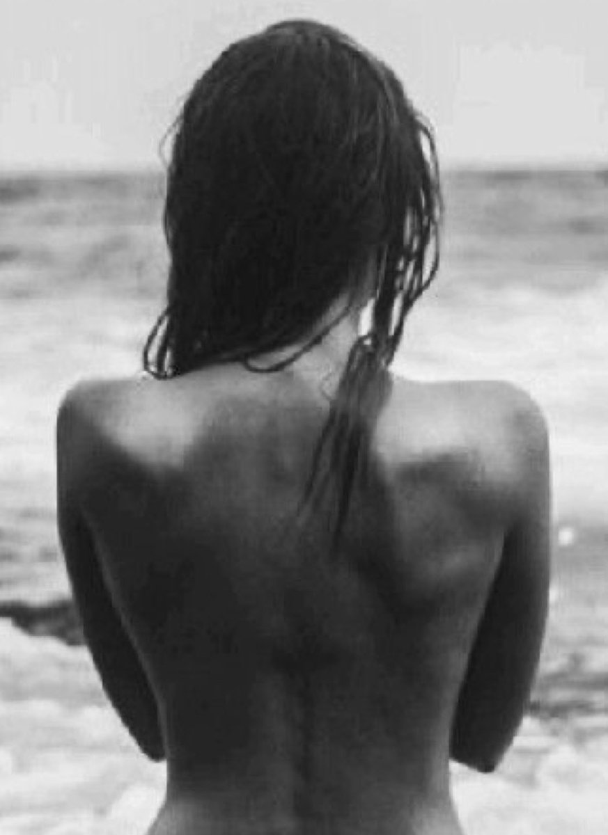 lilachaudasse's tweet photo. #mym #nude https://t.co/0yP2UPOTEx