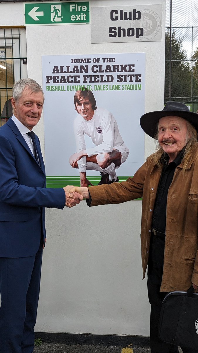 PaulTrevillion's tweet photo. A very special night!  #leeds LEGEND Allan Clarke at @ROFCOfficial tonight launching a wonderful community project - the ALLAN CLARKE PEACE FIELD -  before tonight's Rushall Olympic v Aston Villa U21s game at Dales Lane, Rushall #peacefield https://t.co/rTd2ZvBtjZ