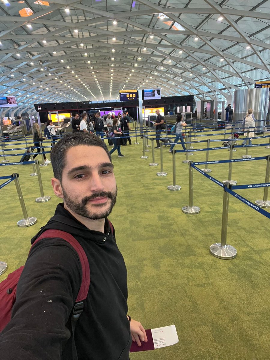 leamonachesi's tweet photo. Viaje de ida, extrañaré todo de Argentina y también se disfrutará una etapa nueva ✈️🇪🇸😁 https://t.co/nM9ZYfuQ93