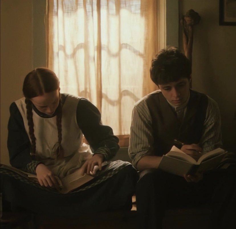 akinishh's tweet photo. netflix yeni sezon onayı vermediği için anne gilbert aşkını görememiş olmamız, anne'nin eğitim hayatı ve yetişkin bir kadın olma yoluna şahit olamayışımız... bu konunun yeteri kadar konuşulmadığını düşünüyorum https://t.co/QkZxSK6GH0