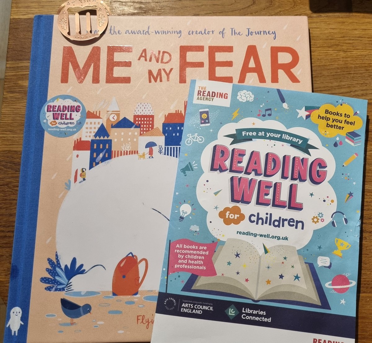 MABaraclough's tweet photo. We really enjoyed reading this in my house today. I got this beautiful book from @leicslibraries in the Reading Well section. There are so many fanastic books on different topics; it's definitely worth a look! @barwellacademy
@BecksPayne72 https://t.co/G2Dk0N7Sj4